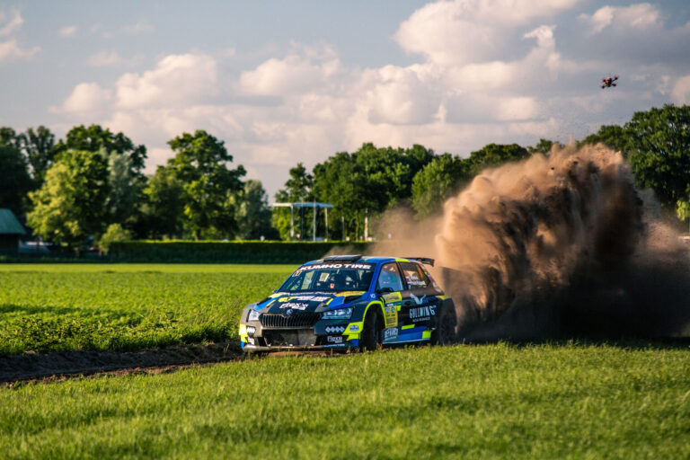Yannick Vrielink aan de start van de GTC Rally